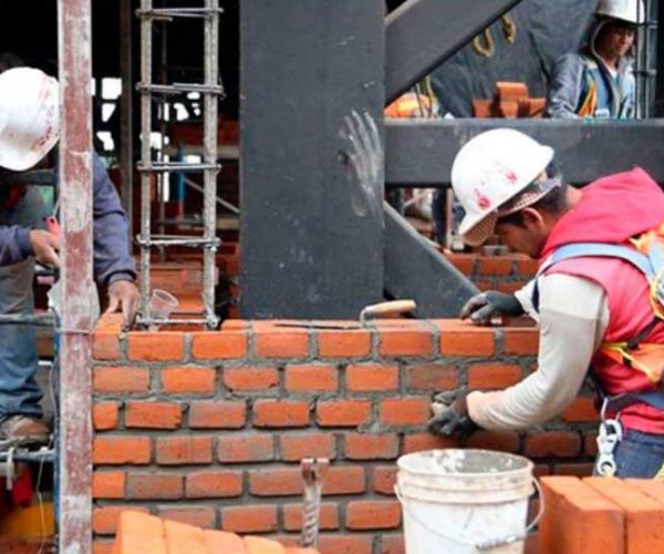 servicio-de-remodelacion-de-casas-con-albaniles (1)